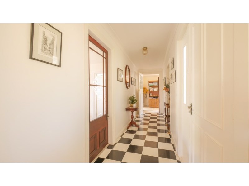 Woodford 205 Chandler Road, Armidale NSW 2350