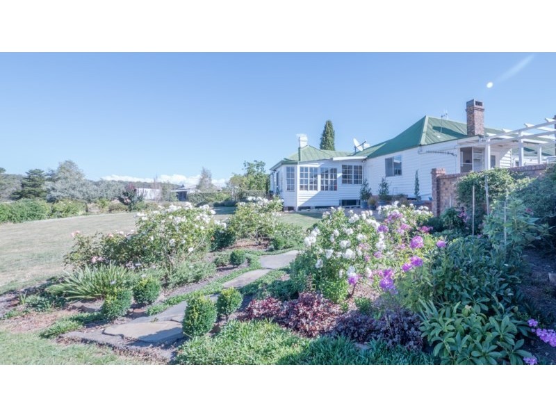 Woodford 205 Chandler Road, Armidale NSW 2350