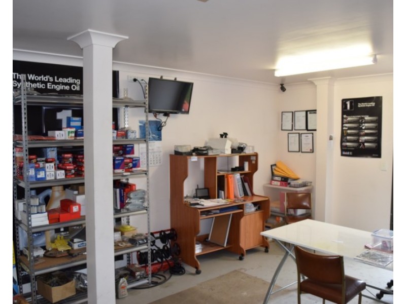 6 Nincoola Street, Guyra NSW 2365