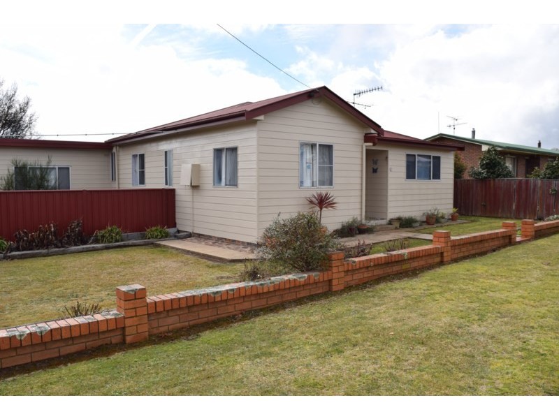 19 O’Donnell Avenue, Guyra NSW 2365