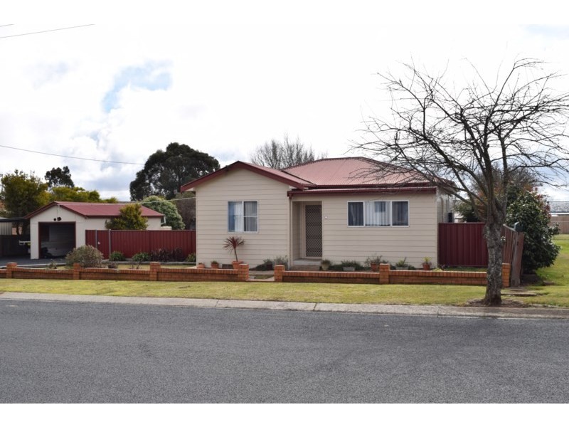 19 O’Donnell Avenue, Guyra NSW 2365