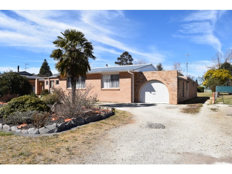 18 Wirruna Street, Guyra NSW 2365