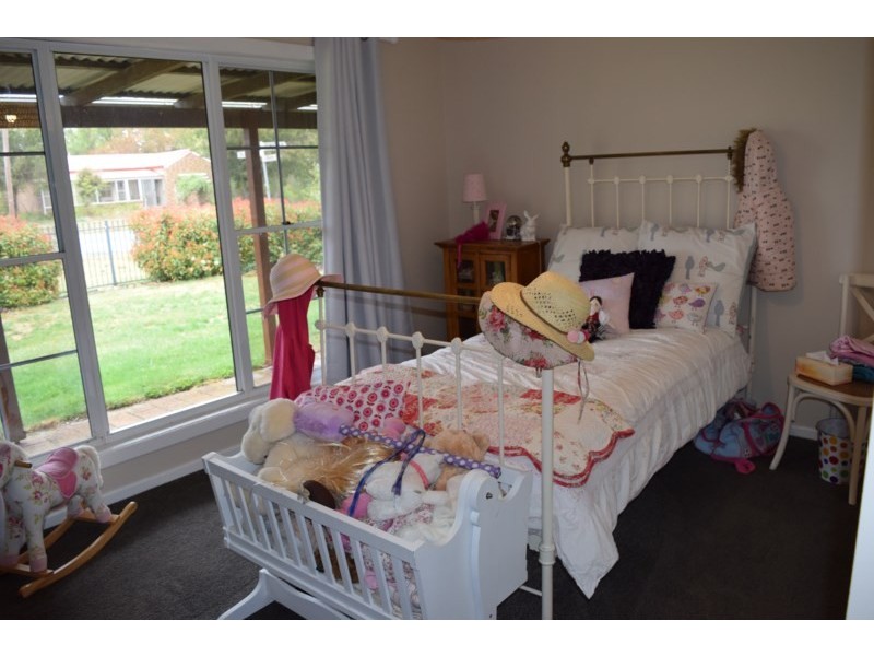 113 Ollera Street, Guyra NSW 2365