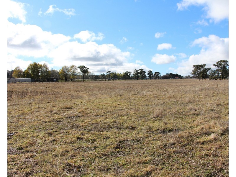 50 – 54 Oban Street, Guyra NSW 2365