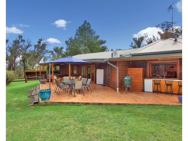88 Gara Road, Armidale NSW 2350