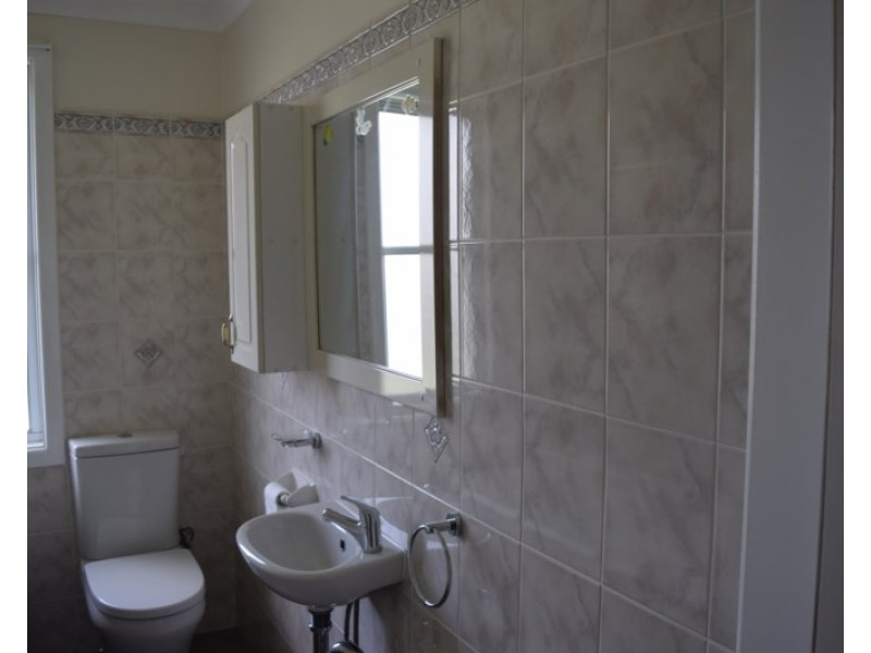 33 Malpas Street, Guyra NSW 2365