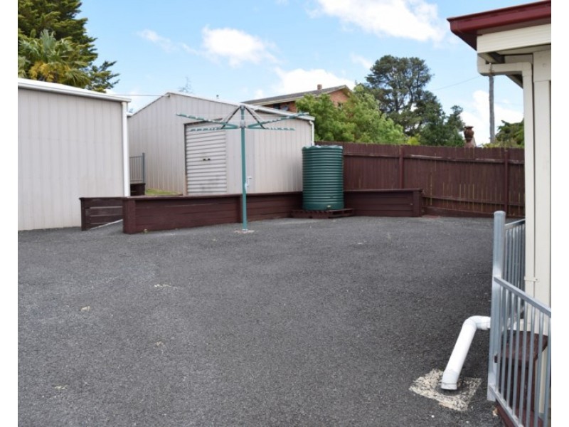 33 Malpas Street, Guyra NSW 2365