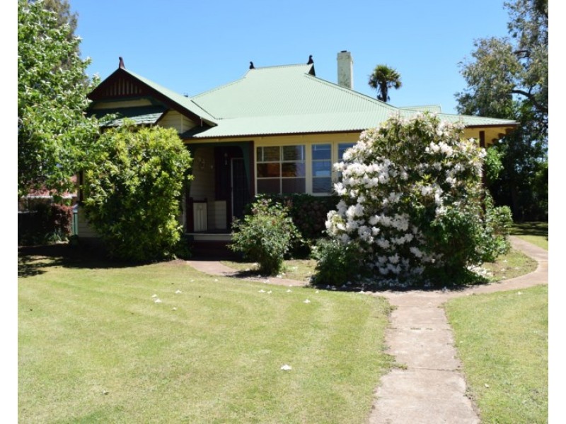 9 Moore Street, Guyra NSW 2365