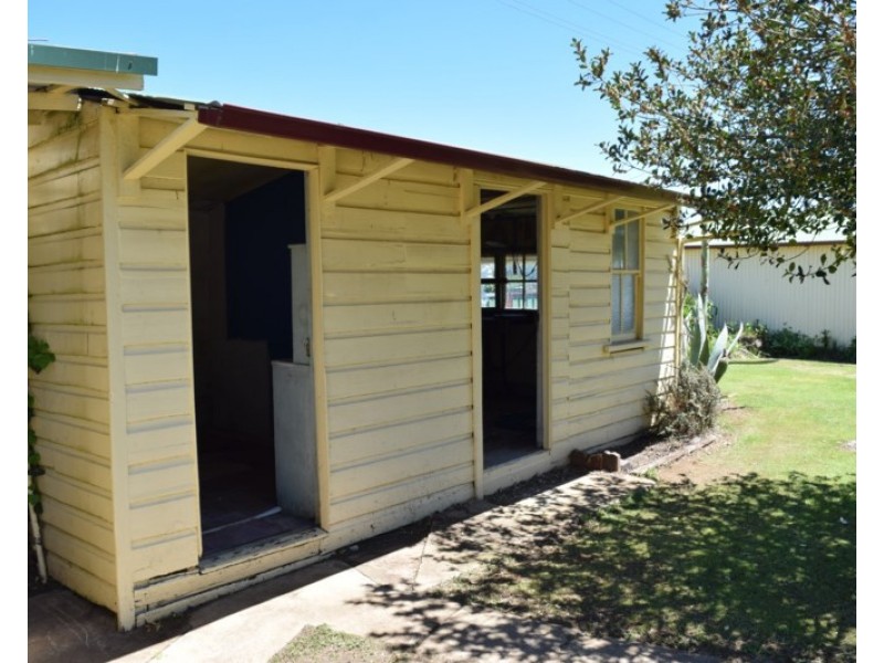 9 Moore Street, Guyra NSW 2365