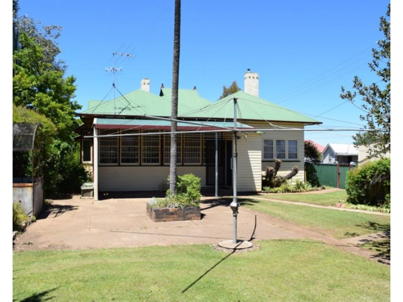 9 Moore Street, Guyra NSW 2365