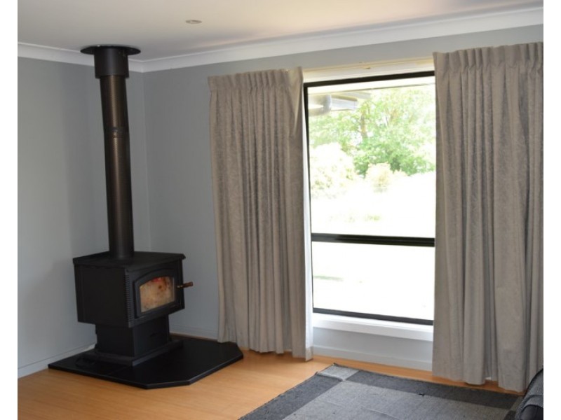 196 Sandon Street, Guyra NSW 2365