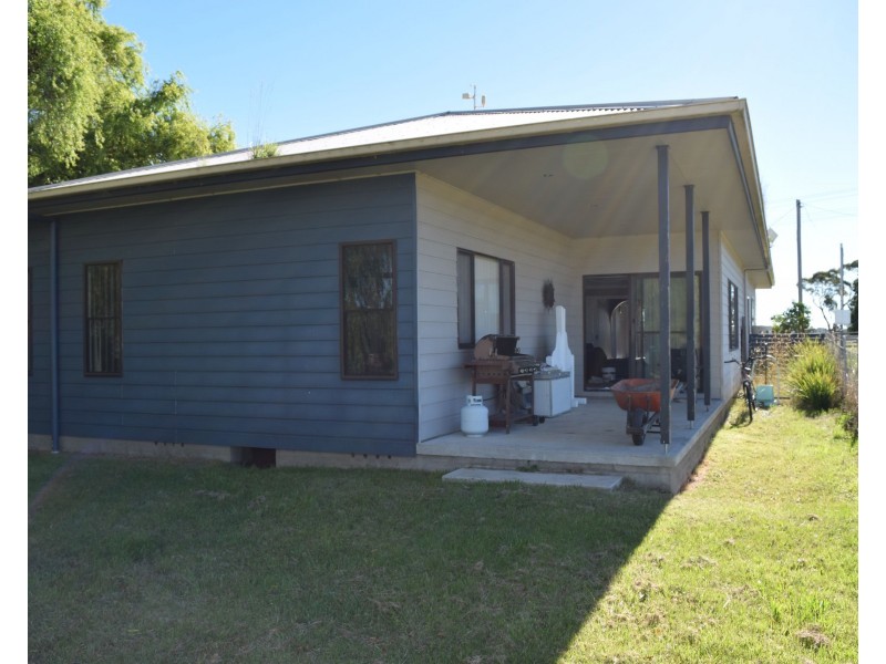 114 Oban Street, Guyra NSW 2365