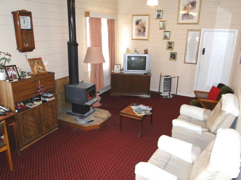 143 Malpas Street, Guyra NSW 2365