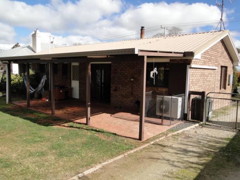 147 Malpas Street, Guyra NSW 2365