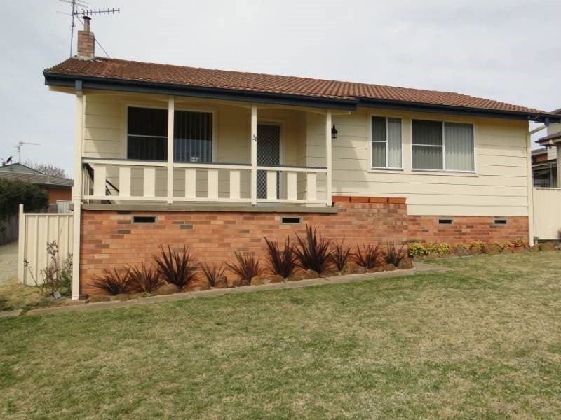 31 Malpas Street, Guyra NSW 2365