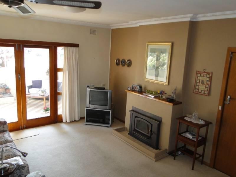 8 Lackey Street, Guyra NSW 2365