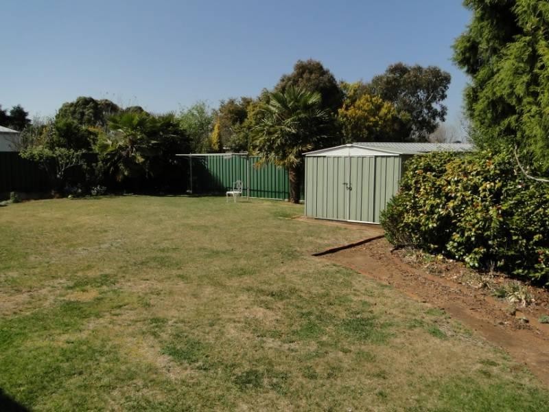 8 Lackey Street, Guyra NSW 2365