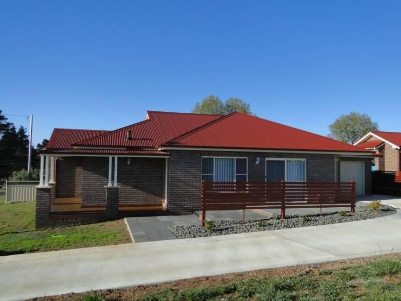 2/12 Hardinge Street, Guyra NSW 2365