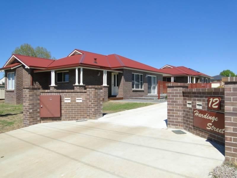 2/12 Hardinge Street, Guyra NSW 2365