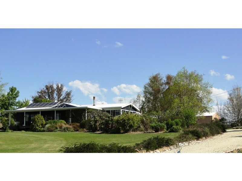 8601 Guyra Road, Guyra NSW 2365