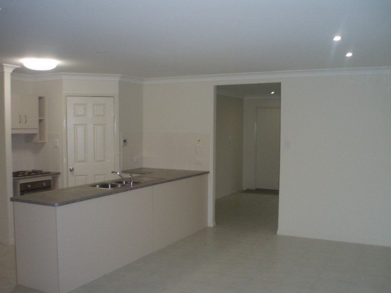 16 Riley Drive, Gracemere QLD 4702