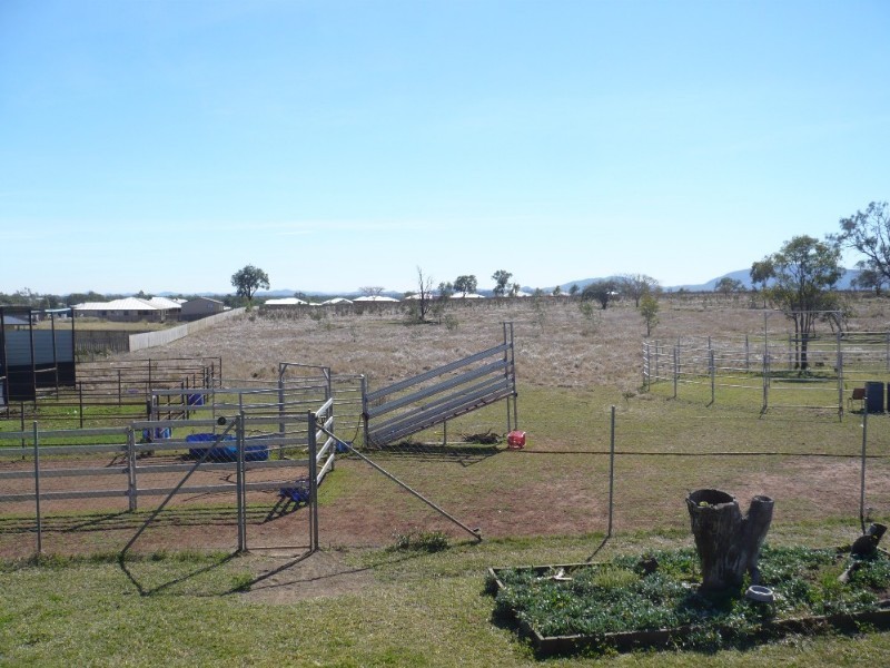 215 Lucas Street, Gracemere QLD 4702