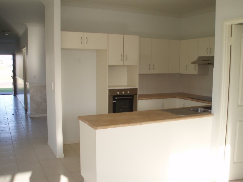 38 Lamb Avenue, Gracemere QLD 4702