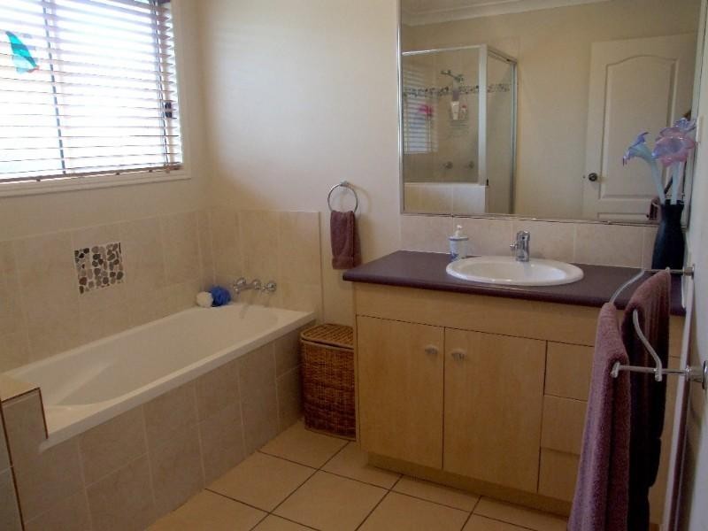 5 Thorsen Close, Gracemere QLD 4702