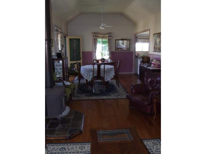 356 Mount Larcom-Bracewell Road, Mount Larcom QLD 4695