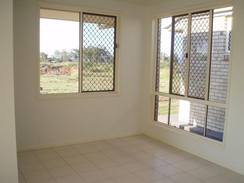 38 Lamb Avenue, Gracemere QLD 4702