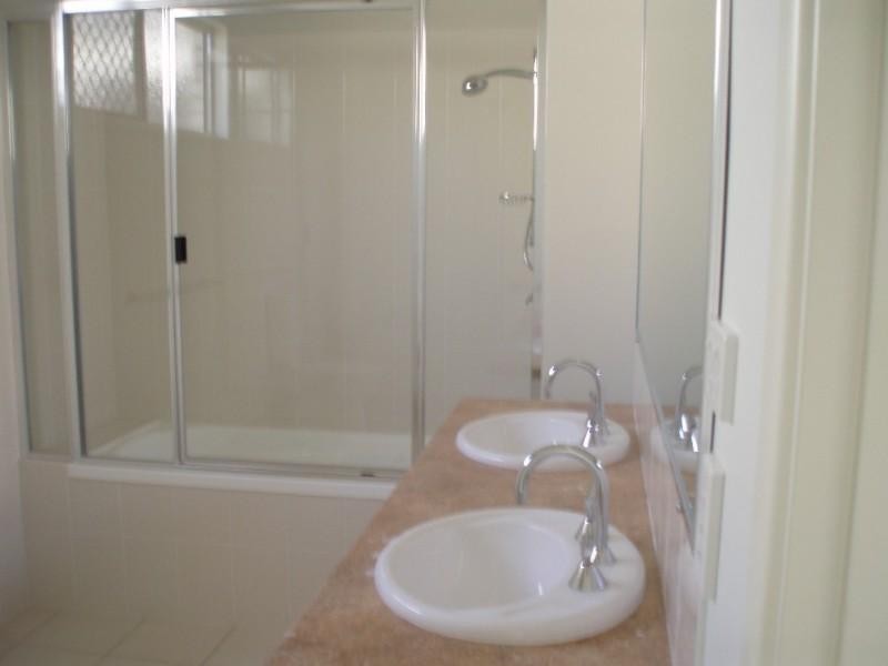 38 Lamb Avenue, Gracemere QLD 4702