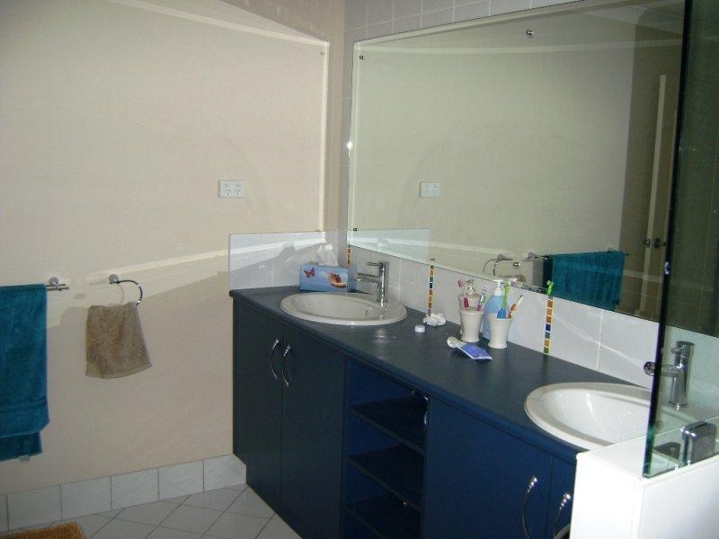 60385 Bruce Highway, Gracemere QLD 4702