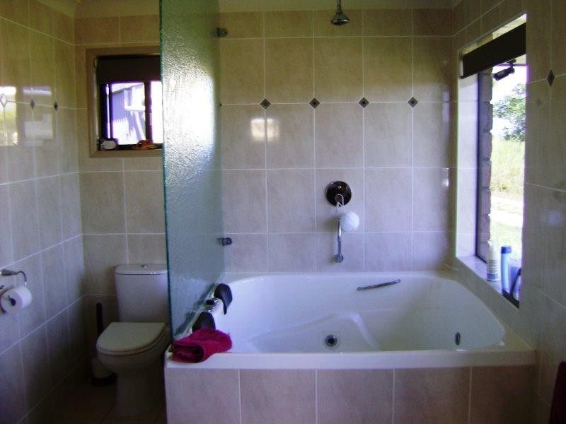 60385 Bruce Highway, Gracemere QLD 4702