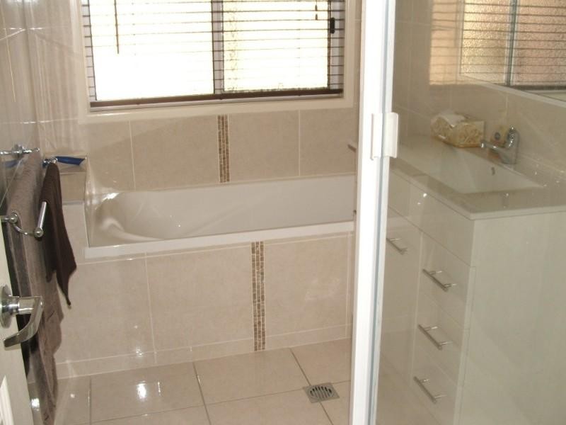 13 Corella Drive, Gracemere QLD 4702