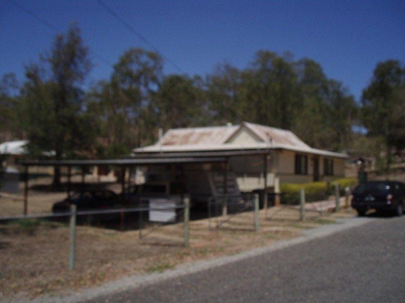 12 Central Street, Mount Morgan QLD 4714