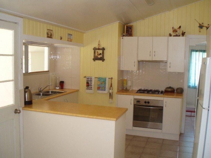 111 Livingstone Street, Berserker QLD 4701