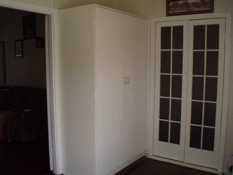 111 Livingstone Street, Berserker QLD 4701