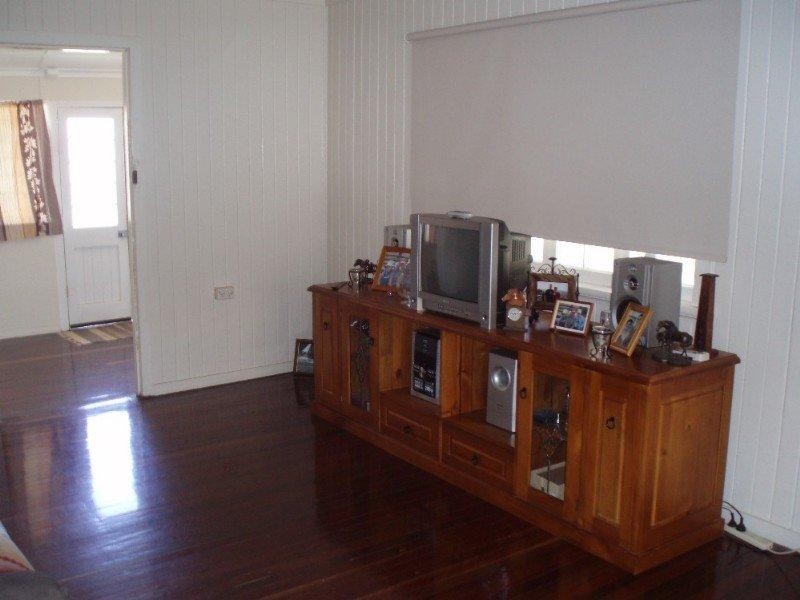 111 Livingstone Street, Berserker QLD 4701