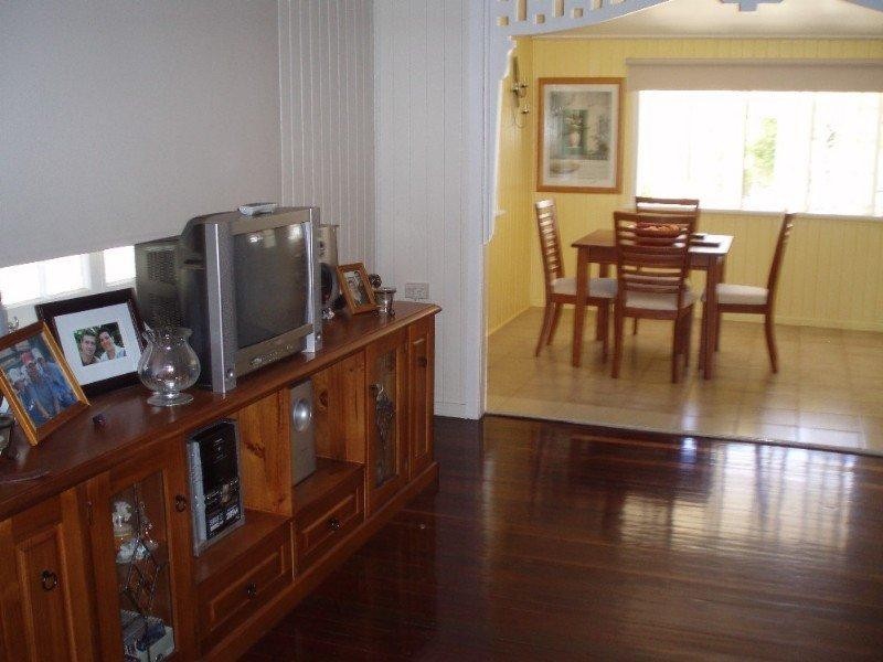 111 Livingstone Street, Berserker QLD 4701