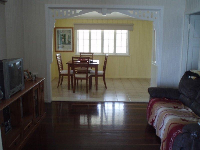 111 Livingstone Street, Berserker QLD 4701