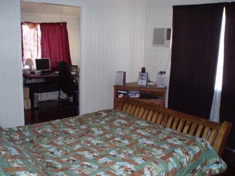 111 Livingstone Street, Berserker QLD 4701