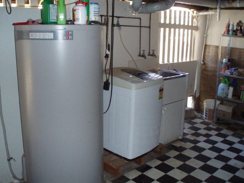 111 Livingstone Street, Berserker QLD 4701