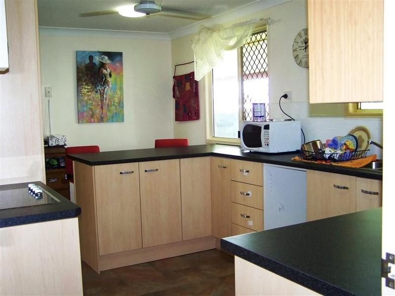 2 Schirmer Close, Gracemere QLD 4702