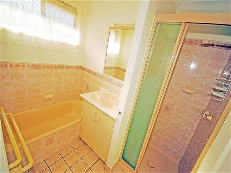 8 Hicks Close, Gracemere QLD 4702