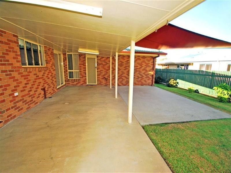8 Hicks Close, Gracemere QLD 4702