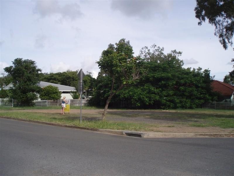 286 Saunders St Cnr Wiltshire Street, Koongal QLD 4701