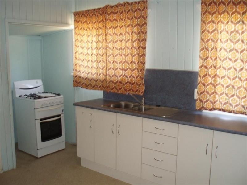 19 Welch Street, Park Avenue QLD 4701