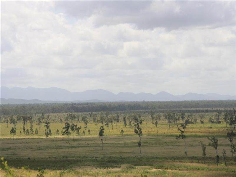 66062 Bruce Highway, Canoona QLD 4702