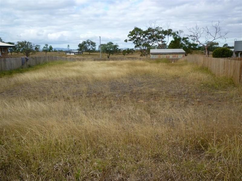 8 William Close, Gracemere QLD 4702