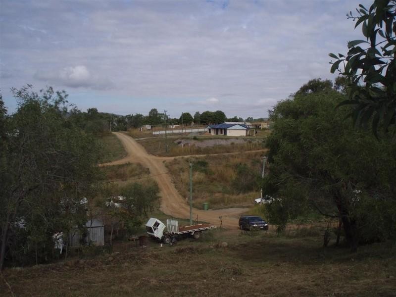 10 Lee Street, Mount Morgan QLD 4714